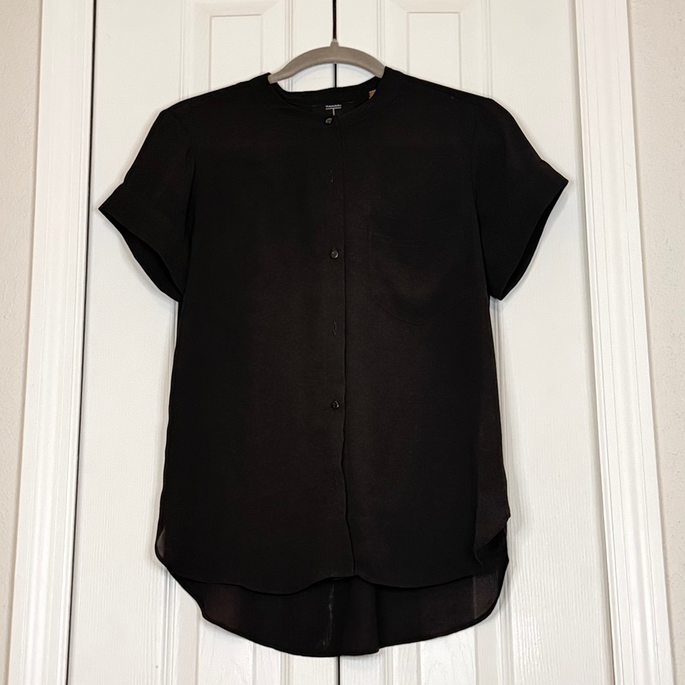 Tahari Black Blouse XS Petite(runs slightly large) Short Sleeve Button Front Top